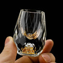 Copo Diamante Luxo com Fundo Duplo e Lascas Douradas para Baijiu, Licor, Cachaça, Tequila e Shots